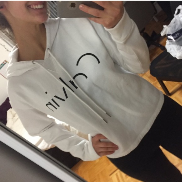 Calvin Klein cropped hoodie - Picture 2 of 4